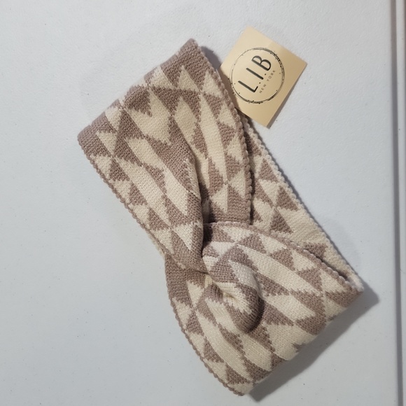 L.I.B. New York Accessories - L.I.B. NEW YORK Taupe Cream Triange Pattern Knit Headwrap